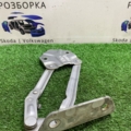 Петля капота права  Volkswagen Caddy III (2004-2015) 1T0823302B