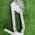 Петля капота права Volkswagen Caddy III (2004-2015) 1T0823302E