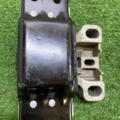 Подушка опора двигуна ліва Volkswagen Caddy III (2004-2015) 1K0199555M
