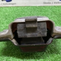 Подушка опора двигуна ліва Volkswagen Caddy III (2004-2015) 1K0199555M