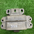 Подушка опора двигуна ліва Volkswagen Caddy III (2004-2015) 1K0199555M