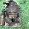 Супорт задній правий каді Volkswagen Caddy III (2004-2015) 2K0615424B