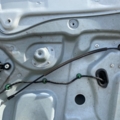 Трос відкривання дверей передніх правих Volkswagen Caddy III (2004-2015) 1T0837086