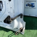 Задня ліва дверь гола розпашна Volkswagen Caddy III (2004-2015) 2K0827091H