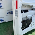 Задня ліва дверь гола розпашна Volkswagen Caddy III (2004-2015) 2K0827091H