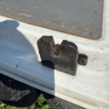 Замок нижній розпашонка Volkswagen Caddy III (2004-2015) 2K0827505J
