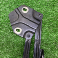 Петля капота правая R CADDY Volkswagen Caddy III 1T0823302B