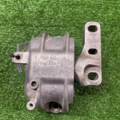 Подушка двигателя прав 2.0 TDI 8V vw VW CADDY III 04-15 ОЕ:1K0199262AT Volkswagen Caddy III 1K0199262AT