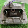Подушка двигателя прав 2.0 TDI 8V vw VW CADDY III 04-15 ОЕ:1K0199262AT Volkswagen Caddy III 1K0199262AT