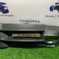Заглушка (решетка) противотуманных фар бампера переднего правая CADDY Volkswagen Caddy III 2K0853684A