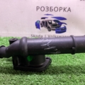 Фланець системи охолодження Volkswagen Golf V (2003-2009) 03G121132B