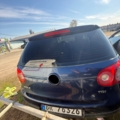 Кришка багажника з склом гольф 5 хетчбек Volkswagen Golf V (2003-2009) 1K6827025H