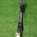 Кронштейн бампера переднего правый Volkswagen Golf V 1K0807890B