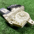 Моторчик склопідйомника Volkswagen Golf V 1K0959704AG