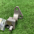 Петля двері передньої правої комплект Volkswagen Golf V 1K0831402L