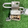 Петля двери, правая нижняя Golf5 Volkswagen Golf V 1K0831412Q