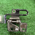 Петля двери (правая, передняя, нижняя) Volkswagen Golf V 1K0831411L