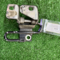 Петля двери (правая, передняя, нижняя) Volkswagen Golf V 1K0831411L