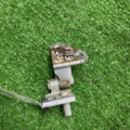 Петля педеніх правих дверей Golf5 Volkswagen Golf V 1K0831401L