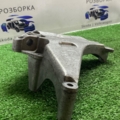 Кронштейн подушки (опори) двигуна, передньої Volkswagen Golf VI (2008-2012) 03L199207