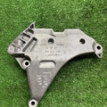 Кронштейн подушки (опори) двигуна, передньої Volkswagen Golf VI (2008-2012) 03L199207