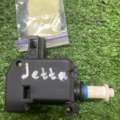 Замок открывания лючка бензобака Volkswagen Jetta V 1K5810773