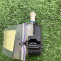 Замок открывания лючка бензобака Volkswagen Jetta V 1K5810773