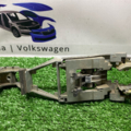 Кронштейн ручки передній правий Volkswagen Passat B5 (1996-2005) 3B0837886