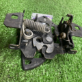 замок кришки капота Volkswagen Passat B5 (1996-2005) 3B0823509K