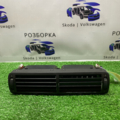 Дефлектор центральний в торпедо Volkswagen Passat B5 3B0819728D