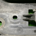 Направляющая переднего бампера Volkswagen Passat B5 3B0807184E