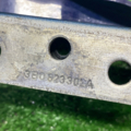 Петля капота пассат б5 Volkswagen Passat B5 3B0823302A
