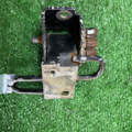 петля передніх дверей права нижня Volkswagen Passat B5 4B0831412B