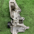 800 грн. кронштейн генератора. оригінал Volkswagen Passat B6 (2005-2010) 03L903143K