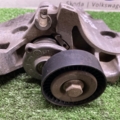 800 грн. кронштейн генератора. оригінал Volkswagen Passat B6 (2005-2010) 03L903143K