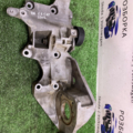 800 грн. кронштейн генератора. оригінал Volkswagen Passat B6 (2005-2010) 03L903143K