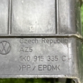 Кожух аккумулятора Volkswagen Passat B6 (2005-2010) 1K0915335C