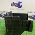Кожух аккумулятора Volkswagen Passat B6 (2005-2010) 1K0915335C