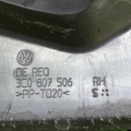 Кронштейн бампера переднього зовнішній правий Volkswagen Passat B6 (2005-2010) 3C0807506