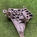 Кронштейн подушки (опори двигуна, правої) Volkswagen Passat B6 (2005-2010) 03G199207G