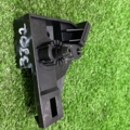 Кронштейн ручки відкриття капоту Volkswagen Passat B6 (2005-2010) 1K1823633