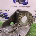 Кронштейн  Volkswagen Passat B6 (2005-2010) 03L903143D