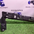 Кронштейн заднього бампера правий Volkswagen Passat B6 (2005-2010) 3C9807394