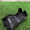 Накладка правої петлі багажника Volkswagen Passat B6 (2005-2010) 3C9827352B
