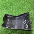 Накладка правої петлі багажника Volkswagen Passat B6 (2005-2010) 3C9827352B