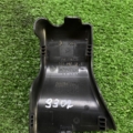 Накладка правої петлі багажника Volkswagen Passat B6 (2005-2010) 3C9827352B