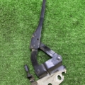 Петля капота права Volkswagen Passat B6 (2005-2010) 3C0823302E