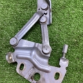 Петля капоту права Volkswagen Passat B6 (2005-2010) 3C0823302D