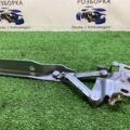 Петля капоту права Volkswagen Passat B6 (2005-2010) 3C0823302D