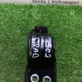 Петля кришки багажника права Volkswagen Passat B6 (2005-2010) 3C9827302D